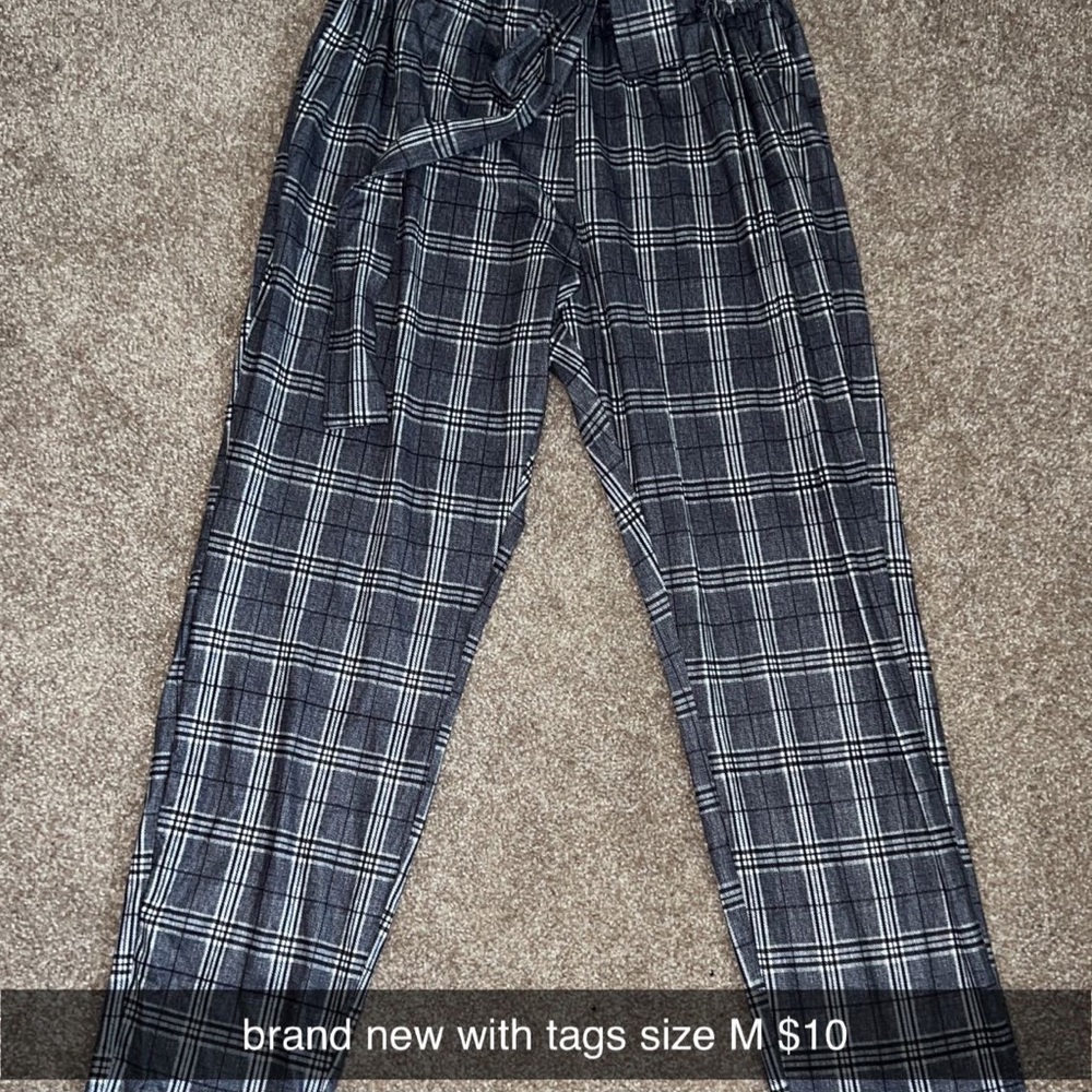 CLOTHES BUNDLE✨ - Picture 9 of 16
